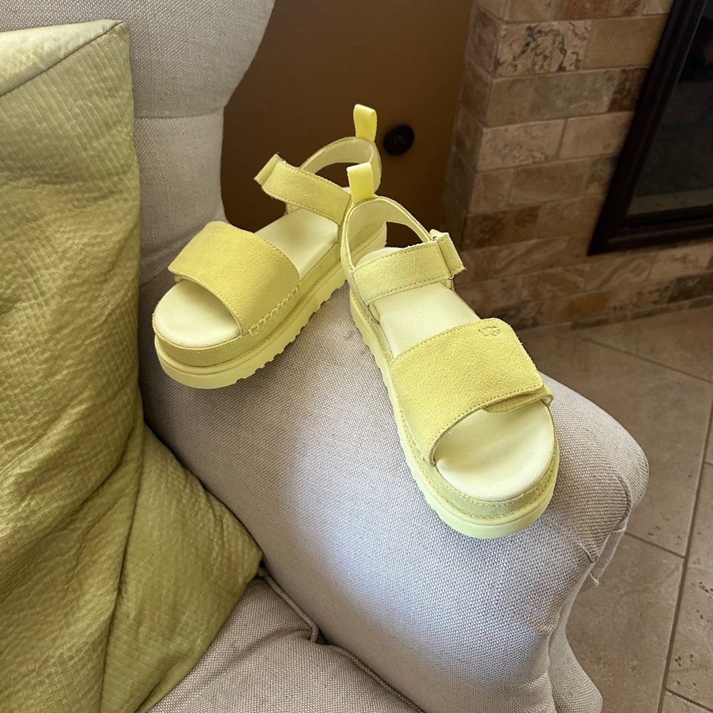 Ugg Sandal